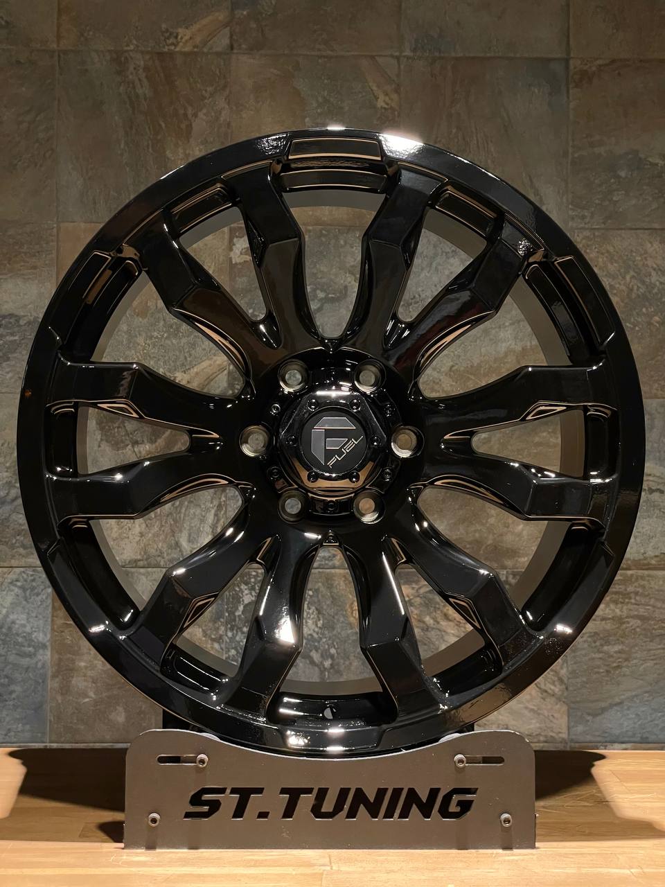 Диск Replica ST Fuel Blitz 9х20 6/139,7 et25 106,1 Gloss Black Д004056