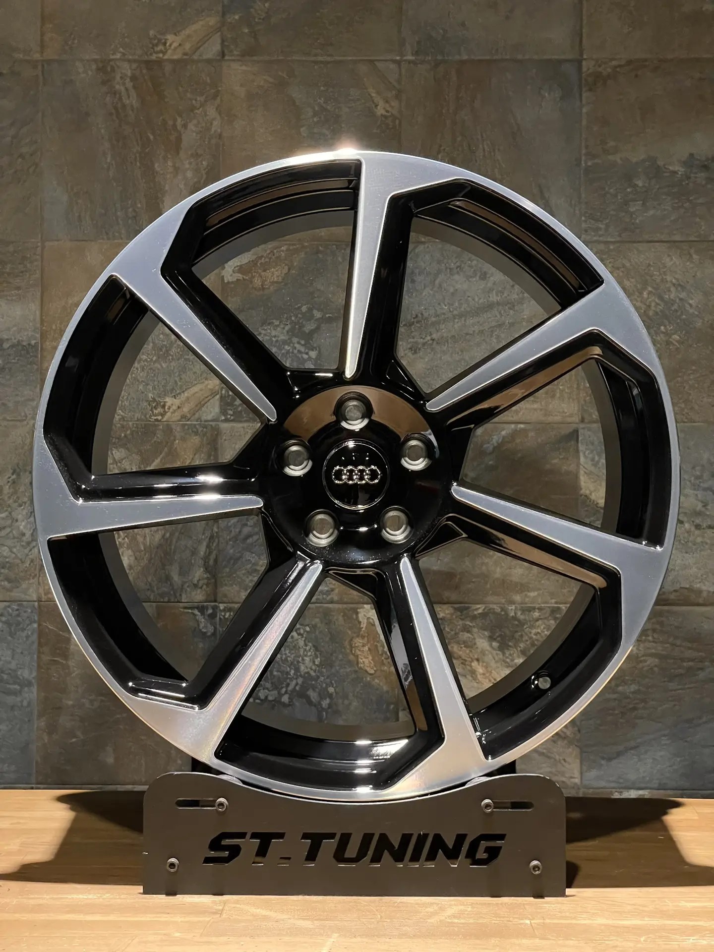 Диск Replica ST YF7070 8,5х20 5/112 et30 66,5 BKF Д006255