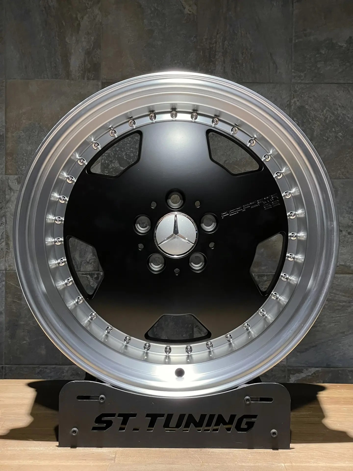 Диск Replica ST MB 5852 9х18 5/112 et30 66,6 Matt Black Lip Д006201