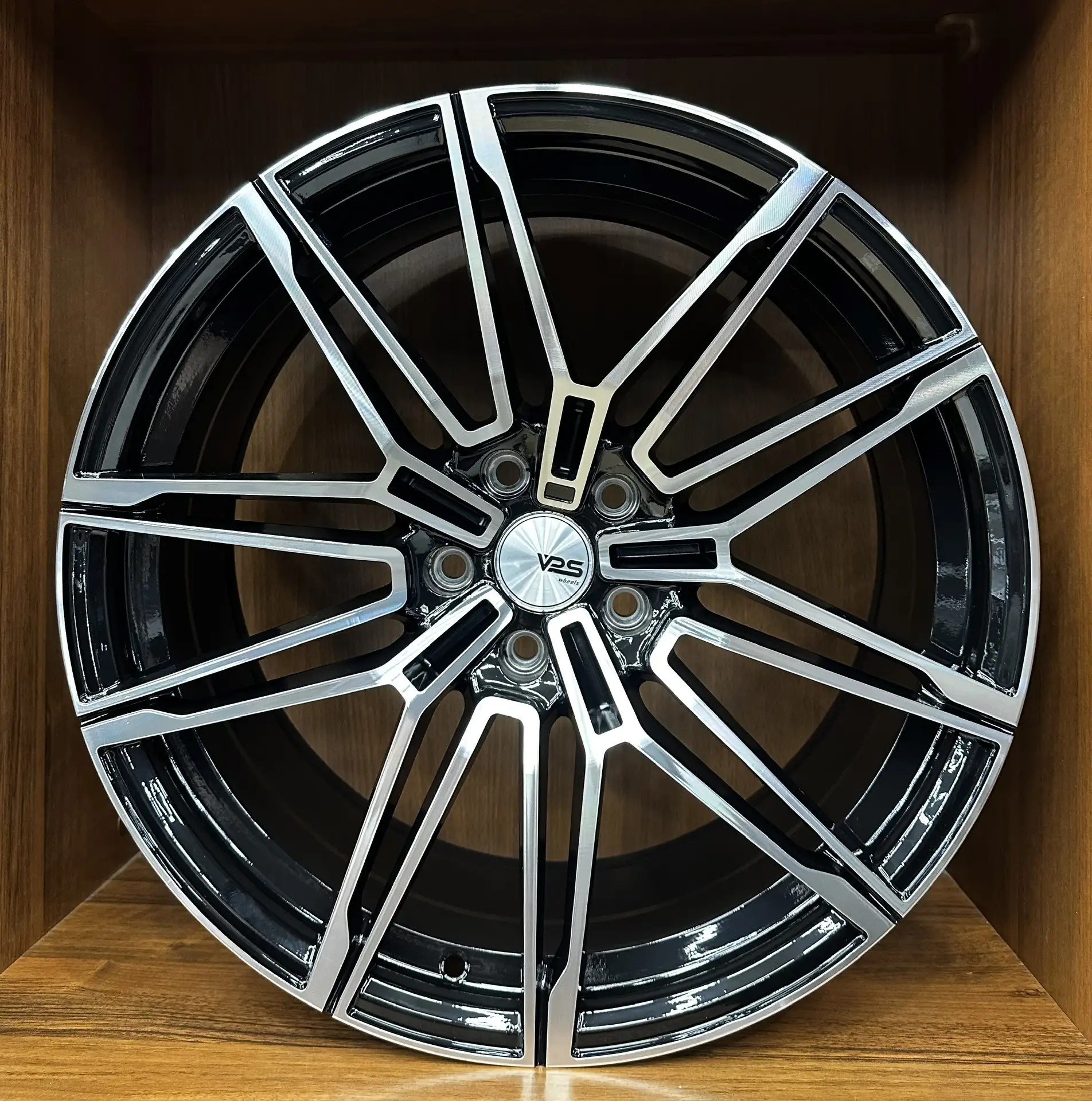 Диск Replica ST B 825M FF078 8,5х19 5/112 et35 66,6 BKF Д006133