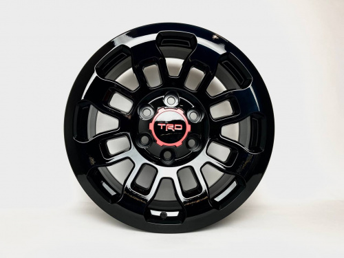Диск Sakura Wheels D9362 8х17 6/139,7 et15 106,1 Gloss Black Д001076